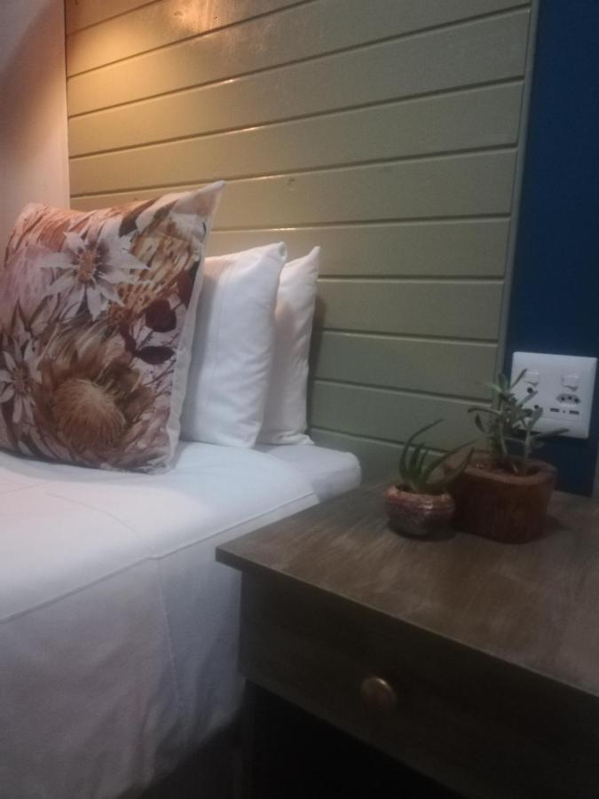 Ashtree Guesthouse Hanover Bagian luar foto
