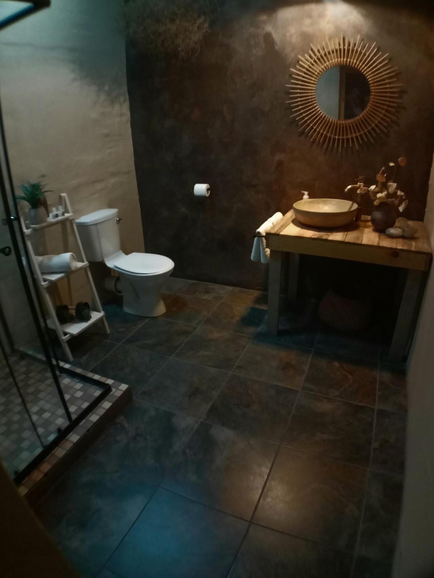 Ashtree Guesthouse Hanover Bagian luar foto