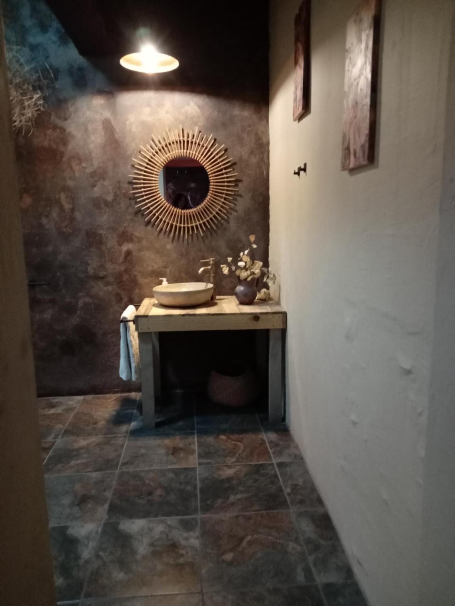Ashtree Guesthouse Hanover Bagian luar foto